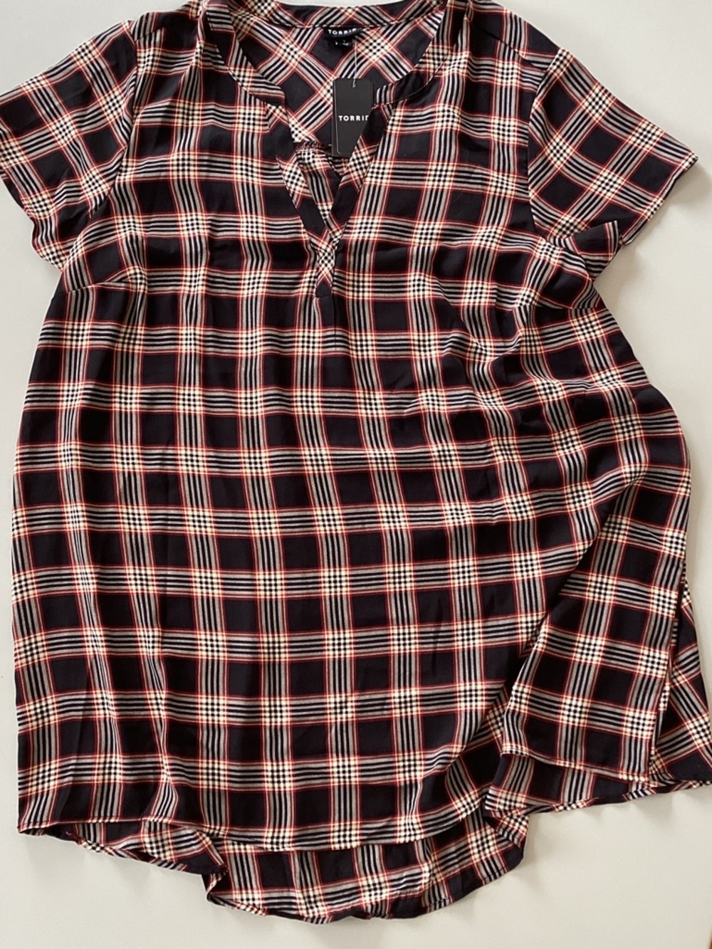Hot Topic  Plaid Short Sleeve Blouse